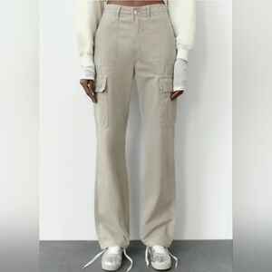 NWT Zara High Rise Cargo Jeans in light tan Medium Size 4
